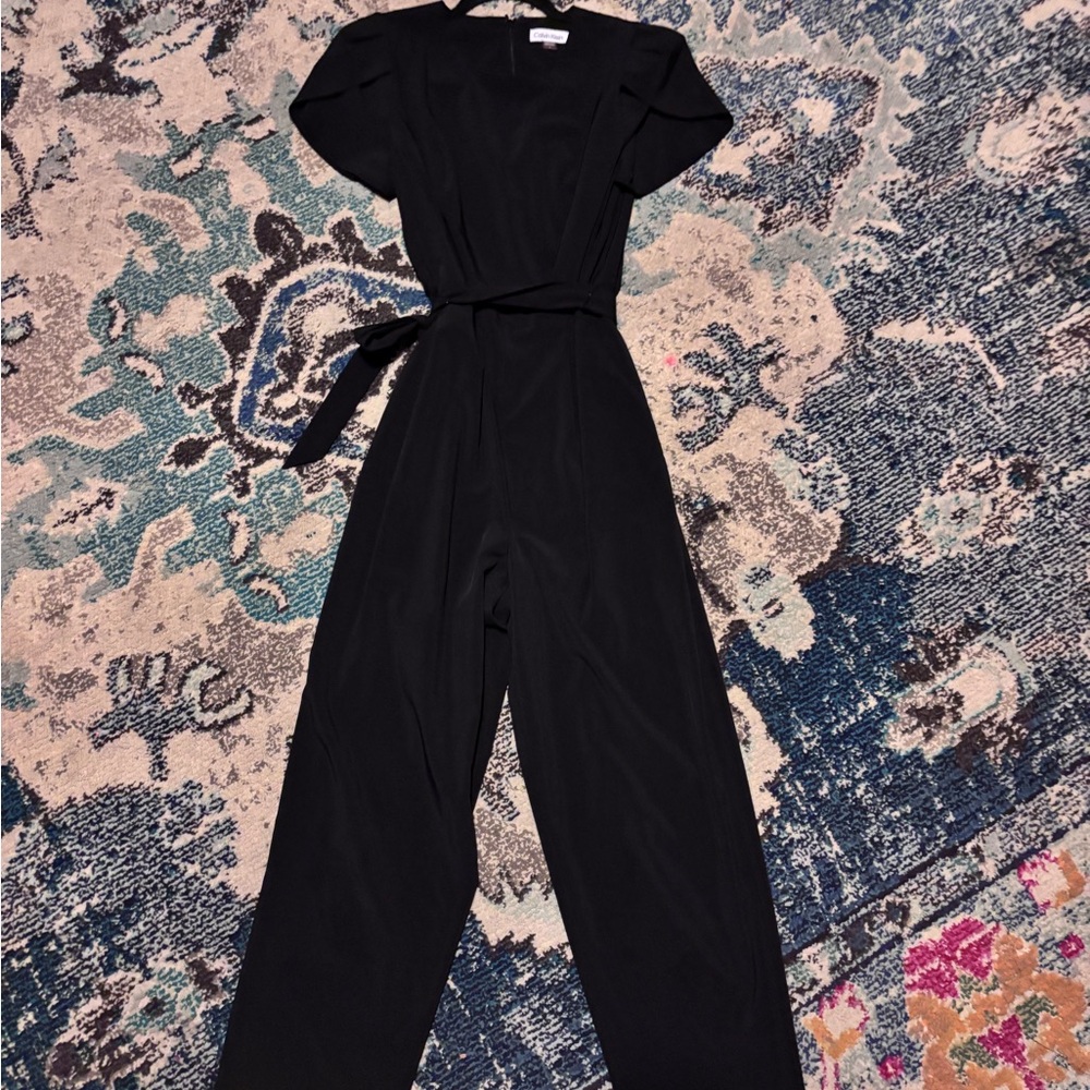 Calvin Klein Tulip Sleeve Crop Classic Black Jumpsuit/Self Belt/size 6